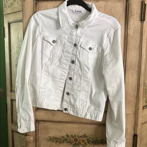 d. jeans White Jean Jacket Classic Tailored Design